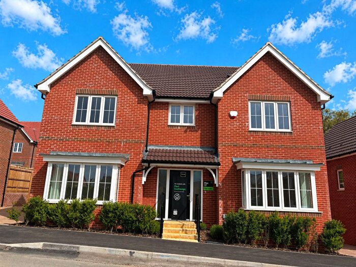 5 Bedroom Detached House For Sale In Knights Grove, Newbury, Berkshire, RG18