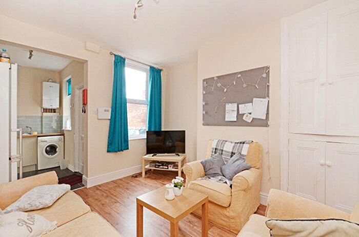 4 Bedroom Terraced House To Rent In Denham Road, Ecclesall, S11