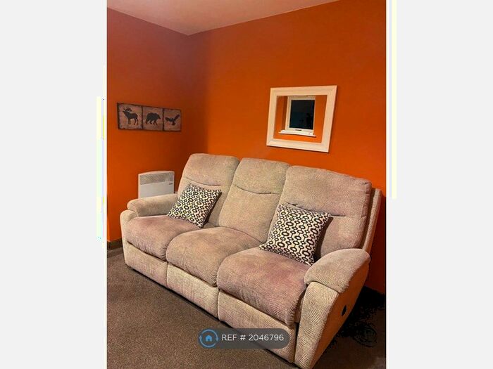 1 Bedroom Flat To Rent In Hawkins Road, Colchester, CO2