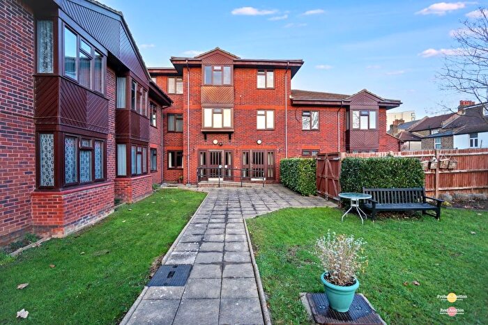 1 Bedroom Flat For Sale In Flat Catalina Court, - Sunny Bank, South Norwood, London, SE25