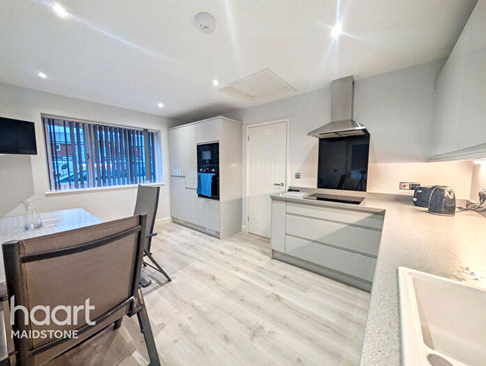 2 Bedroom Bungalow For Sale In Stanhope Close, Maidstone, ME14