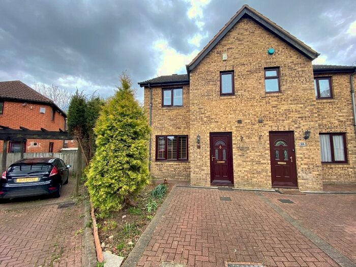 3 Bedroom Semi-Detached House To Rent In Vienna Grove, Blue Bridge, Milton Keynes, MK13