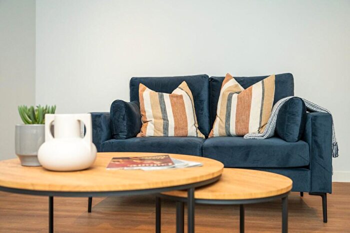 1 Bedroom Apartment To Rent In Dalian, St. Vincent Street, Glasgow, G3