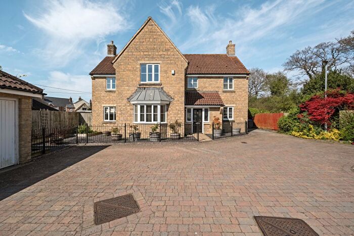 5 Bedroom Detached House For Sale In Byre Close, Cricklade, Wiltshire, SN6