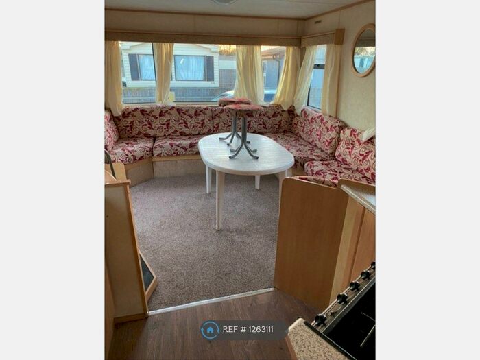 2 Bedroom Mobile/park Home To Rent In Whitfield Road, Brackley NN13