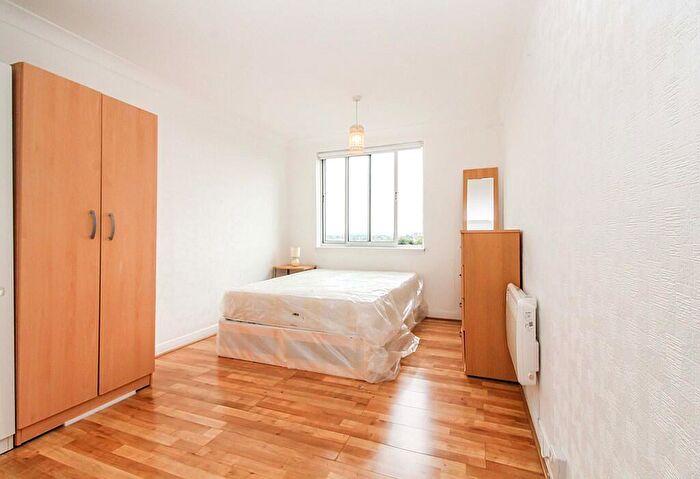 2 Bedroom Flat To Rent In Tenbury Close, Forest Gate, E7