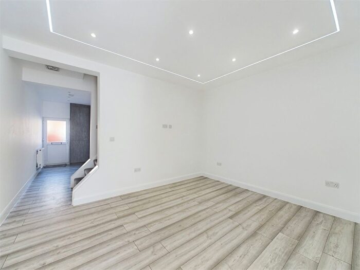 2 Bedroom Terraced House To Rent In Cordwallis Road, Maidenhead, Berkshire, SL6