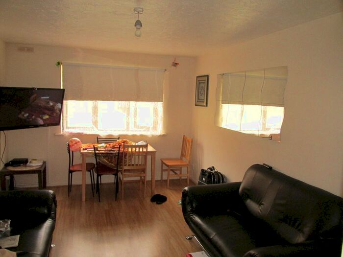 1 Bedroom Flat To Rent In Creighton Road, London N17