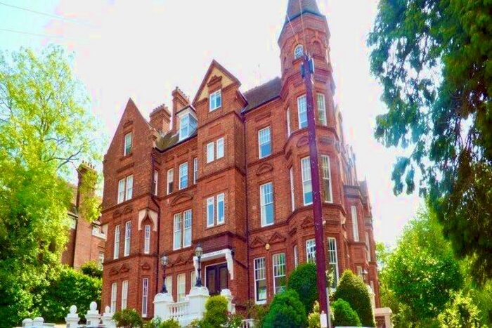 2 Bedroom Flat To Rent In Mount Ephraim Court, Tunbridge Wells, TN4