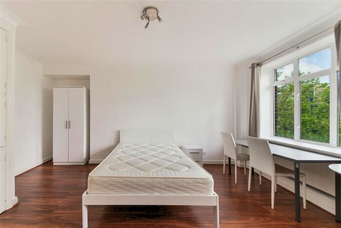 Studio To Rent In Warren Court, Euston Road, NW1