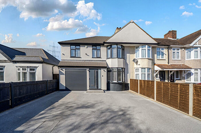 5 Bedroom End Of Terrace House For Sale In Rowley Avenue, Sidcup, Kent, DA15