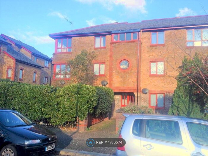1 Bedroom Flat To Rent In Baltic Court, London, SE16