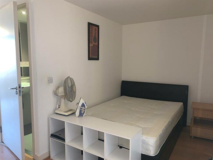Studio To Rent In Deals Gateway, London, SE13