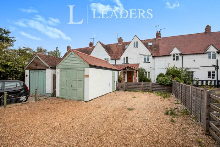 4 Bedroom Link Detached House To Rent In Banbury Road, Warwick, CV34