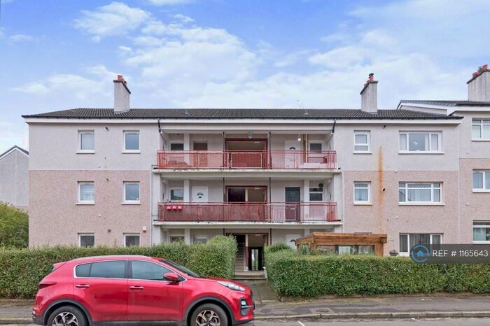 3 Bedroom Flat To Rent In Fieldhead Drive, Glasgow, G43