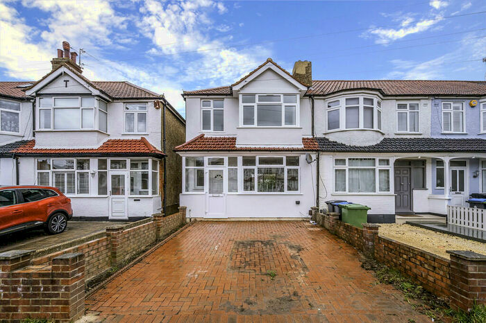 3 Bedroom Semi-Detached House To Rent In Largewood Avenue, Surbiton, KT6