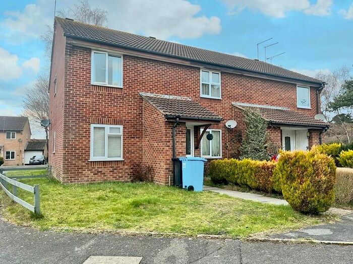 1 Bedroom Flat To Rent In Sydling Close, Canford Heath, Poole, BH17