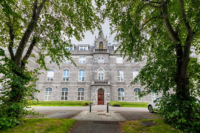 3 Bedroom Flat To Rent In Claremont Street, Aberdeen, AB10