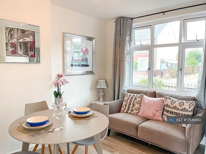 4 Bedroom Semi-Detached House To Rent In Adelaide Road, Chichester, PO19