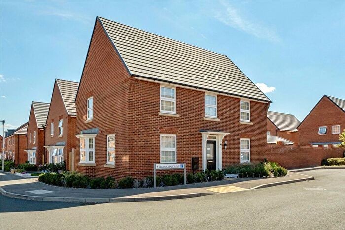 4 Bedroom Detached House For Sale In Franklin Drive, Wokingham, Berkshire, RG40