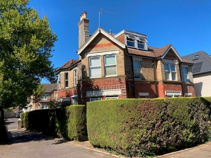 2 Bedroom Flat To Rent In Sandringham Road, BH14