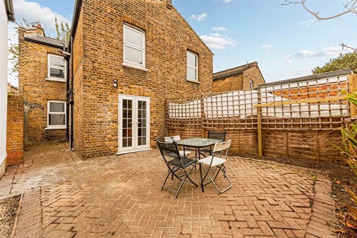 4 Bedroom Semi-detached House To Rent In Venetia Road, London, W5