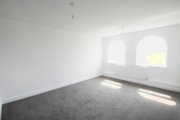 2 Bedroom Flat To Rent In Parish Lane, London, SE20