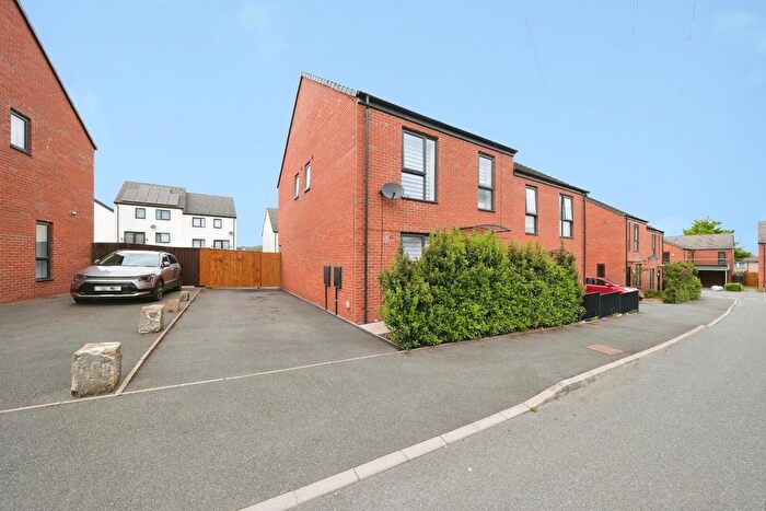4 Bedroom Semi-Detached House For Sale In Falstaff Crescent, Sheffield, S5