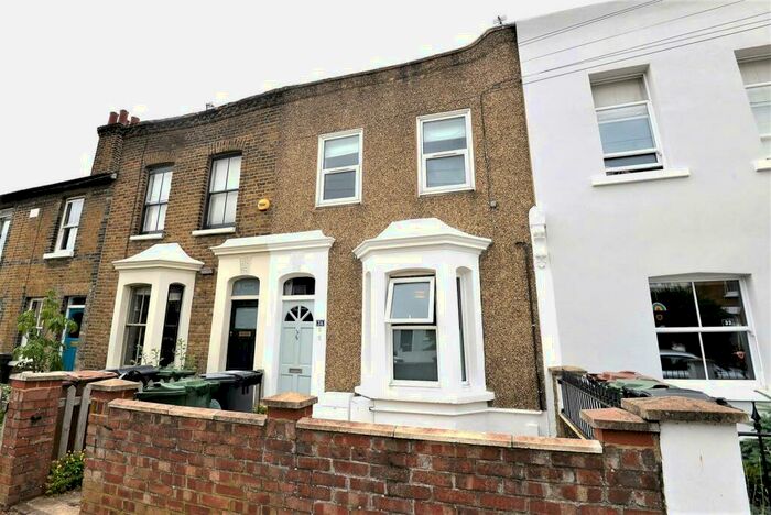1 Bedroom Flat To Rent In Maynard Road, Walthamstow, London, E17