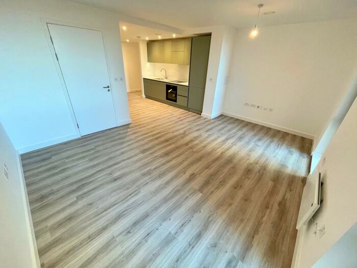 Apartment To Rent In Kimpton Road, Luton, LU2