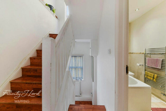 2 Bedroom Flat For Sale In Fordham Street, London, E1