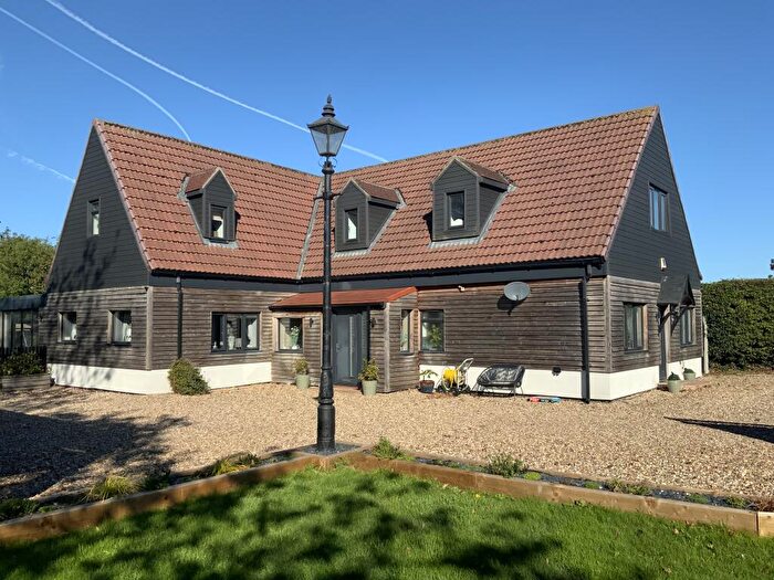 3 Bedroom Detached House For Sale In Arnold Lane West, Long Riston, Hull, HU11
