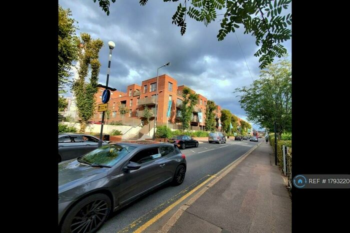 3 Bedroom Flat To Rent In Cadmium Apartments, Harrow, HA1