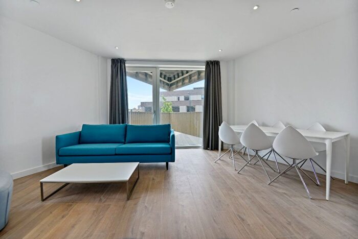 3 Bedroom Flat To Rent In Parkes Street, East Village, E20