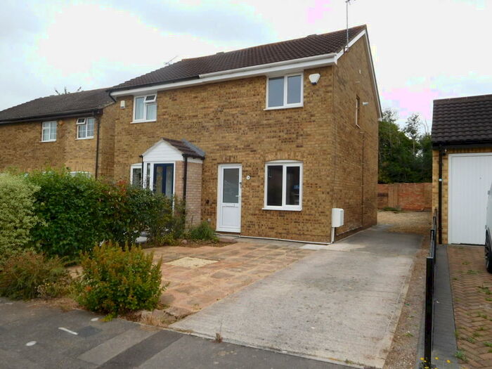 2 Bedroom Semi-Detached House To Rent In Wavell Close, Yate, BS37