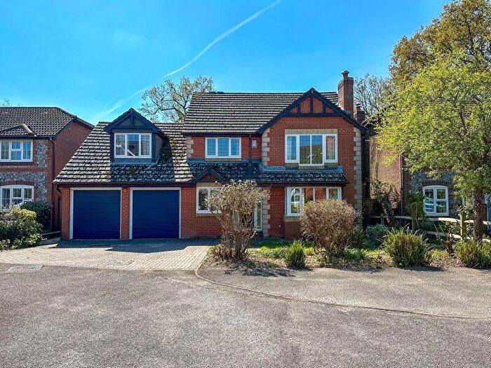 5 Bedroom Detached House For Sale In Brooklynn Close, Waltham Chase, SO32