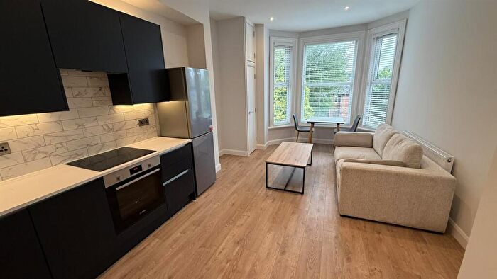 1 Bedroom Apartment To Rent In Beaconsfield, Fallowfield, M14