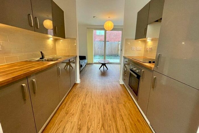 3 Bedroom Mews To Rent In Clarendon Street, Manchester, M15