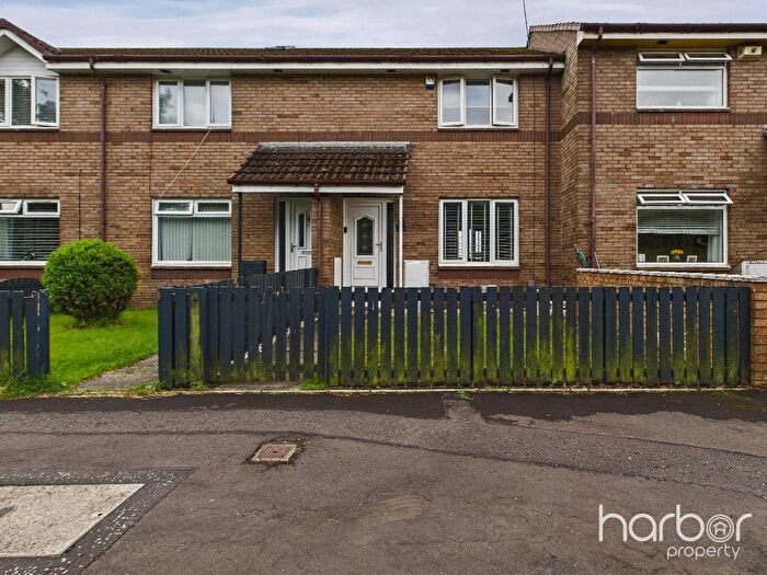 2 Bedroom Terraced House For Sale In Binns Road, Garthamlock, Glasgow, G33