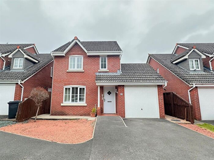2 Bedroom Detached House For Sale In Lowry Gardens, Carlisle, CA3