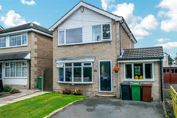 3 Bedroom Detached House For Sale In Carr Road, Calverley, Pudsey, West Yorkshire, LS28
