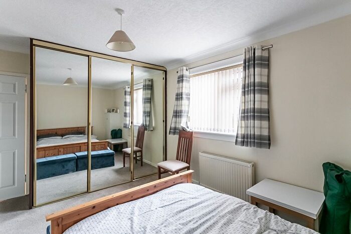 2 Bedroom Flat For Sale In Groathill Road North, Drylaw, Edinburgh, EH4