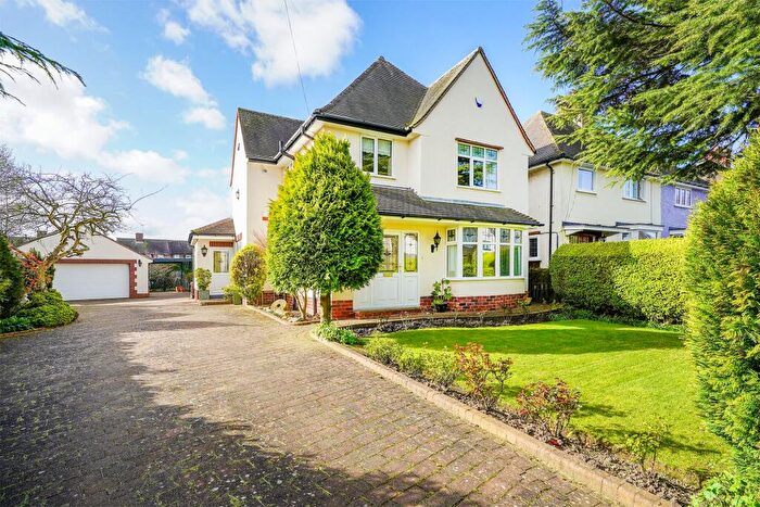 3 Bedroom Detached House For Sale In Manor Avenue, Brimington, S43