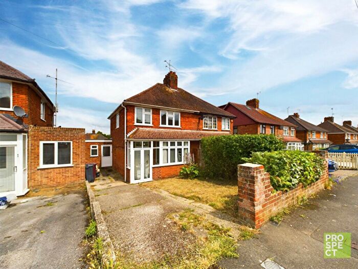 2 Bedroom Semi-Detached House To Rent In Grasmere Avenue, Tilehurst, Berkshire, RG30