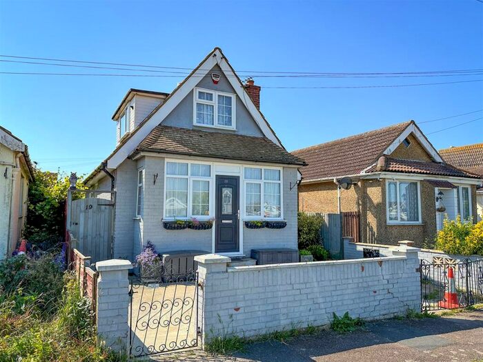 3 Bedroom Chalet For Sale In St. Christophers Way, Jaywick, Village, CO15