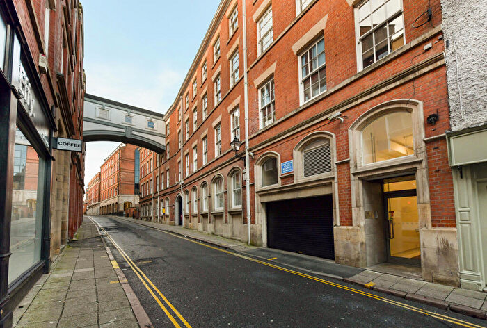 2 Bedroom Apartment To Rent In Hounds Gate Court, Nottingham, NG1