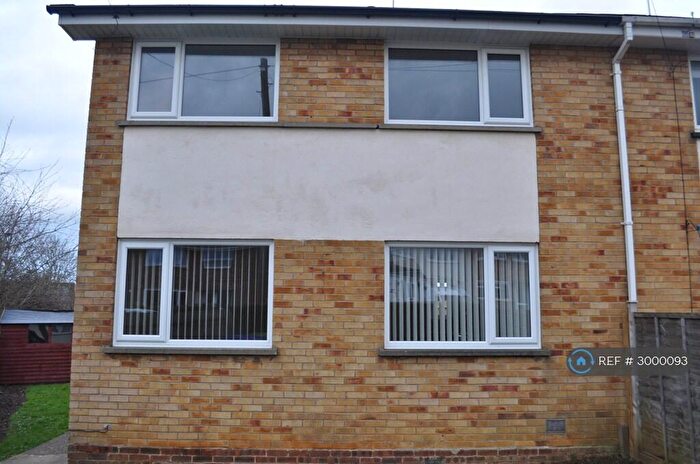 3 Bedroom Semi-Detached House To Rent In St Lawrence Road, Towcester, NN12