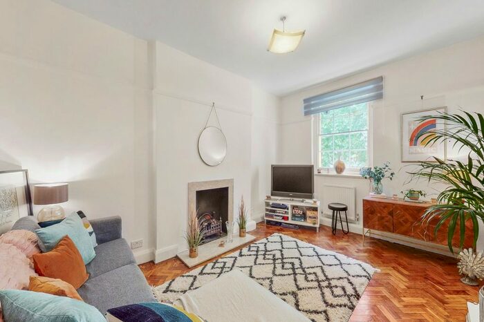 1 Bedroom Flat To Rent In Regent Square, Bloomsbury, WC1H