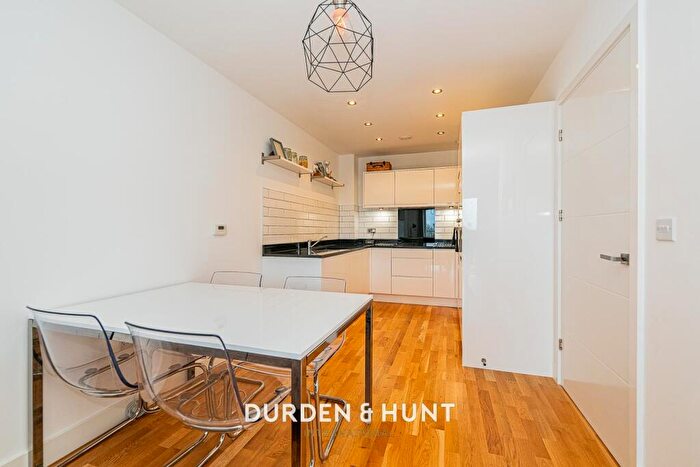 1 Bedroom Apartment For Sale In Upper North Street, Tower Hamlets, E14