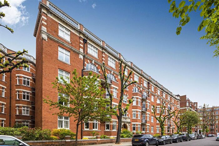 3 Bedroom Flat To Rent In Abingdon Villas, Kensington, W8